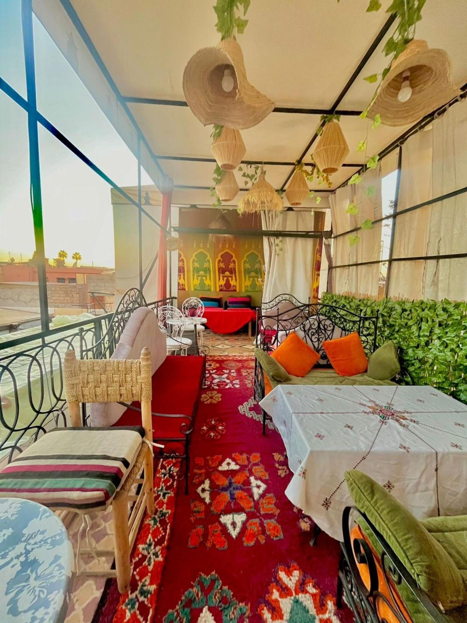 Riad Lalla Marrakech - Ideal For Solo, Family & Groups Hotel Маракеш Екстериор снимка