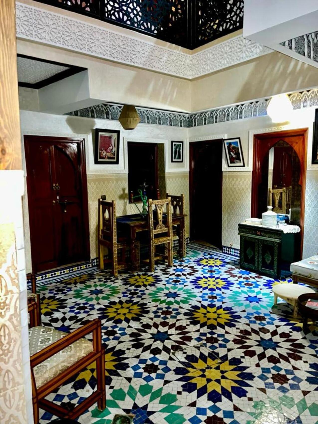 Riad Lalla Marrakech - Ideal For Solo, Family & Groups Hotel Маракеш Екстериор снимка